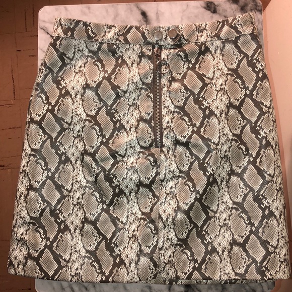 H&M Dresses & Skirts - Snake print skirt H&M Dresses & Skirts - Snake print skirt